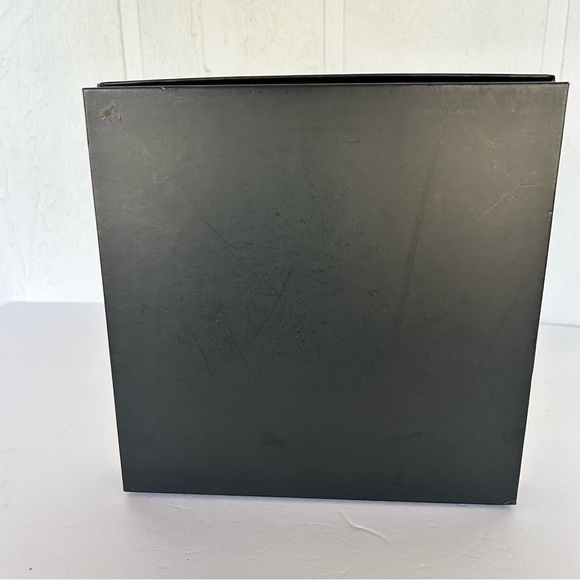 CHANEL GIFT BOX - Picture 4 of 11